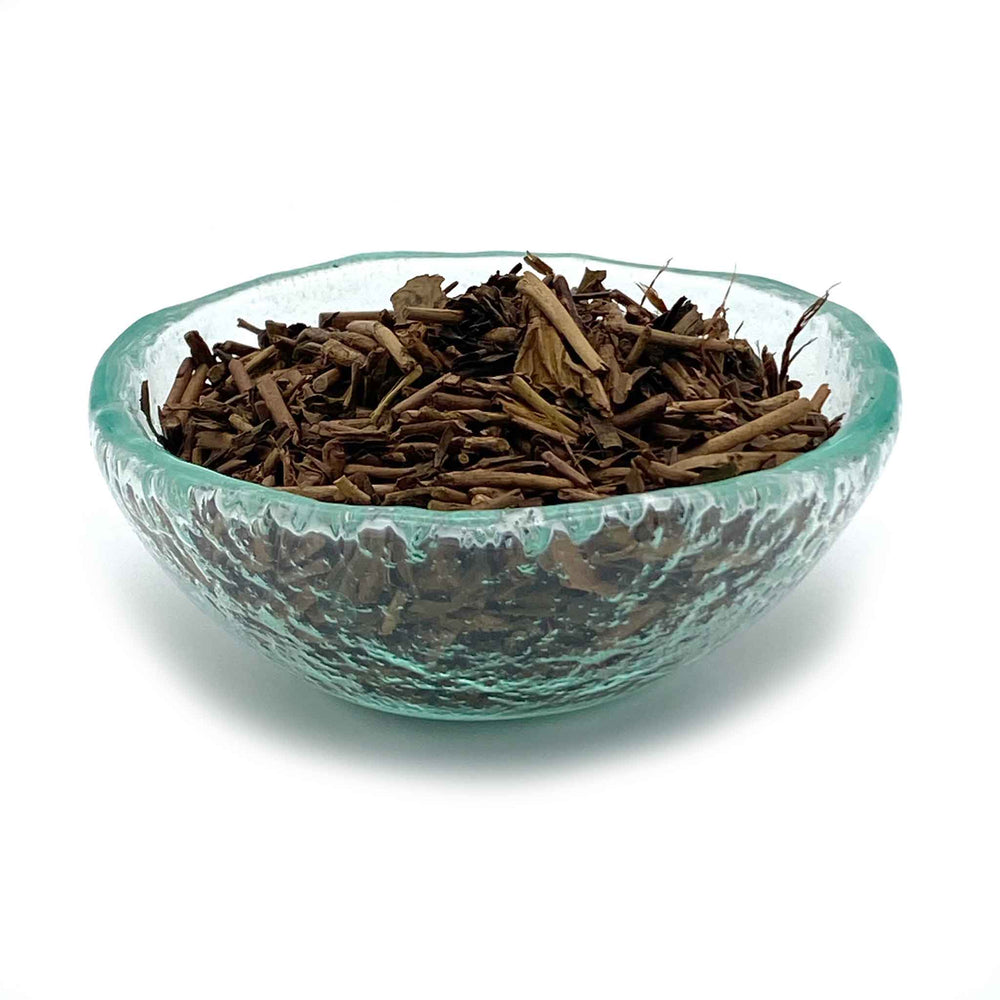 hojicha green tea in glass dish