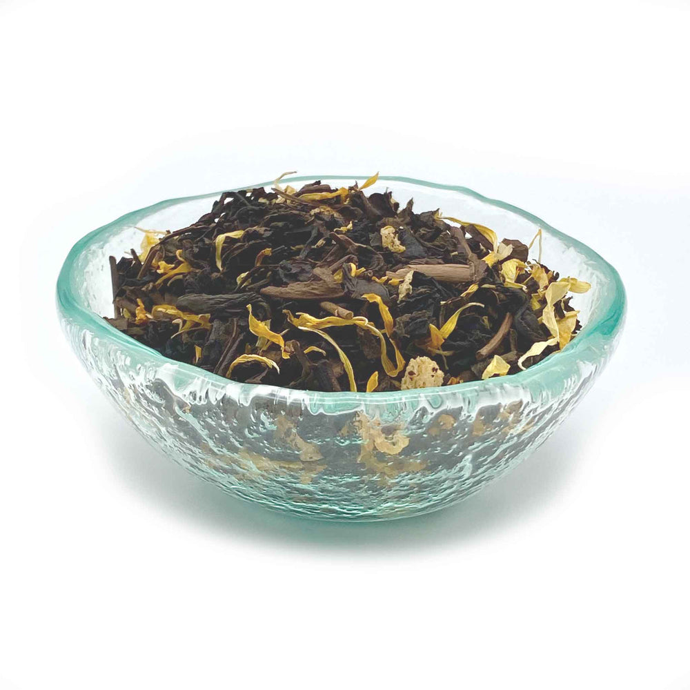 peach oolong tea in dish