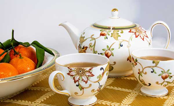 Teapot of milk oolong tea