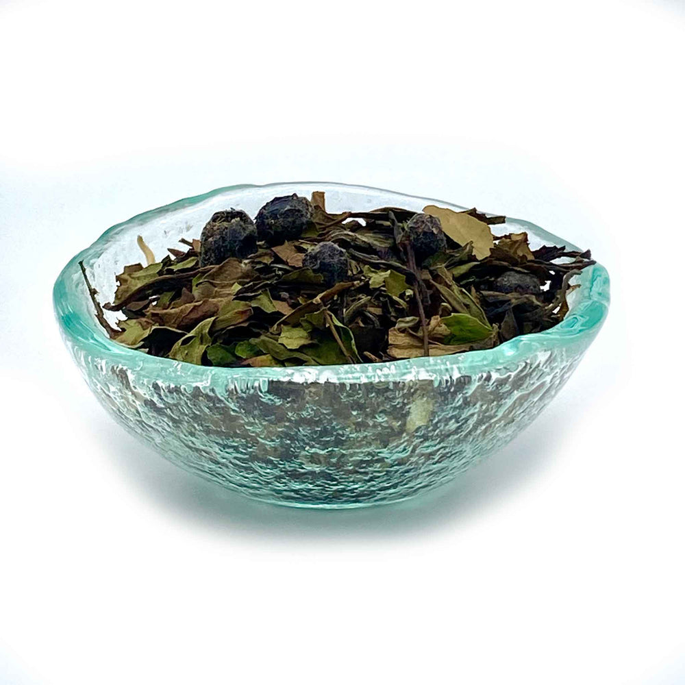 blueberry white tea in dish